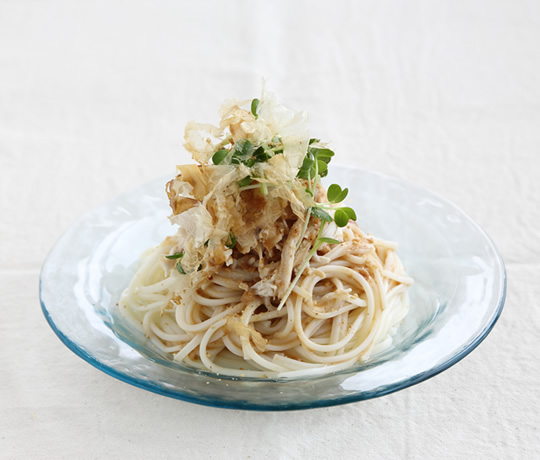 鶏胸肉とおろし大根のごまだれぶっかけうどん