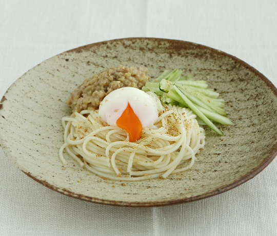 肉野菜味噌のジャージャー麺