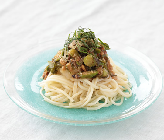 ネバネバめかぶ、オクラ、納豆うどん