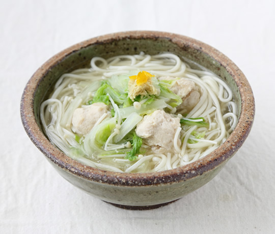 鶏つくねと白菜の柚子風味あんかけうどん